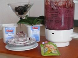 Herstellung eines Brombeer-Smoothies